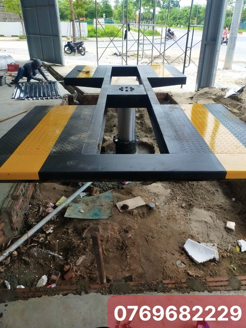 Thiết Bị Việt Nam | Tư Vấn Lắp Đặt Thiết Bị Gara ô tô | Cầu nâng 1 trụ...